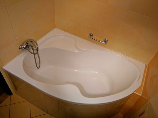 Cost of Tub Handrail Installation in Cheyenne